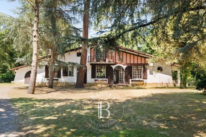 A vendre VILLA DE CHARME 7 PIECES 230 M² SUR LE GOLF HOSSEGOR