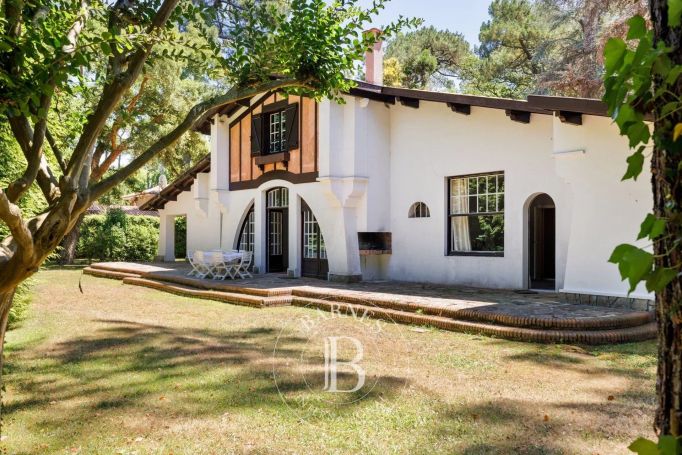 A vendre VILLA DE CHARME 7 PIECES 230 M² SUR LE GOLF HOSSEGOR