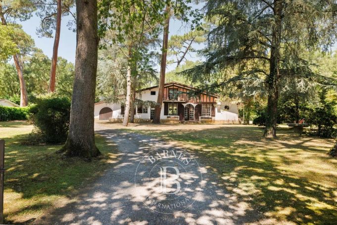 A vendre VILLA DE CHARME 7 PIECES 230 M² SUR LE GOLF HOSSEGOR