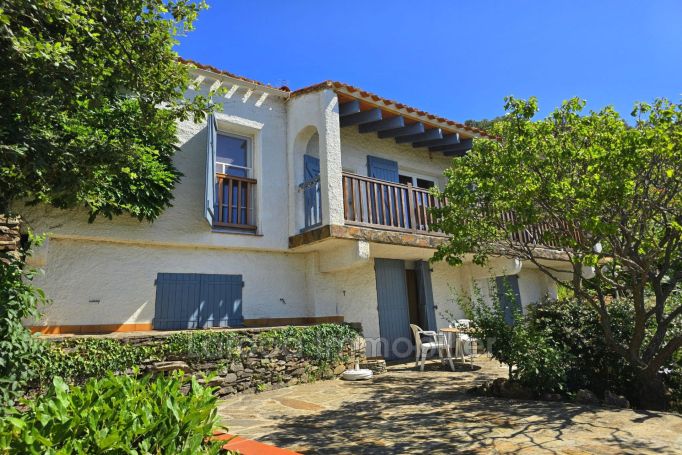 A vendre MAISON  5 PIECES 105 M2  LAROQUE DES ALBERES Village