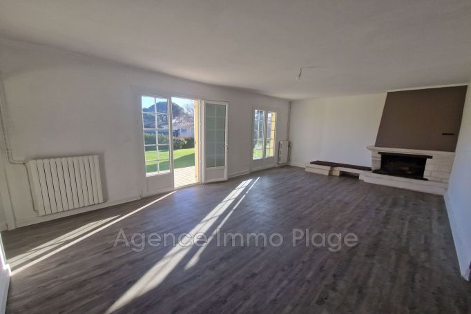 A vendre MAISON  4 PIECES 95 M2 BORD DE MER GRAYAN ET L HOPITAL