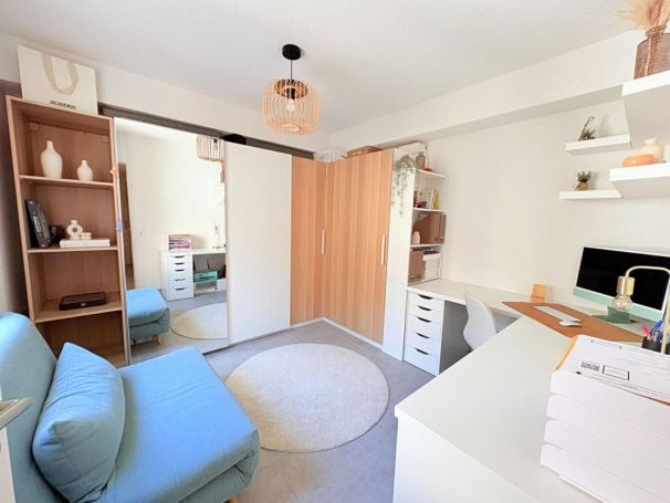 A louer APPARTEMENT T3 65 M2 TERRASSE  VENCE