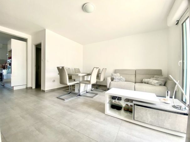 A louer APPARTEMENT T4 72 M2  MARSEILLE 13EME