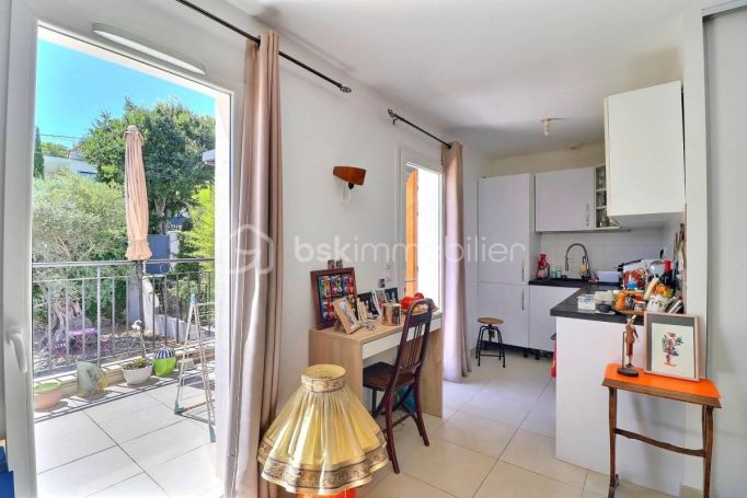 A louer APPARTEMENT T3 51 M2 TERRASSE BORD DE MER SAINT CYR SUR MER