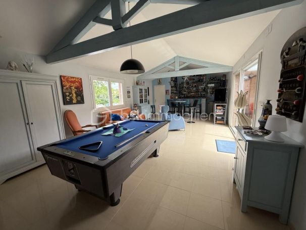 A louer LOFT  7 PIECES 210 M2  MONTAGNAC