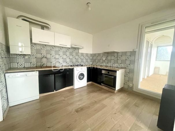 A louer APPARTEMENT T4 85 M2 BORD DE MER LA SEYNE SUR MER