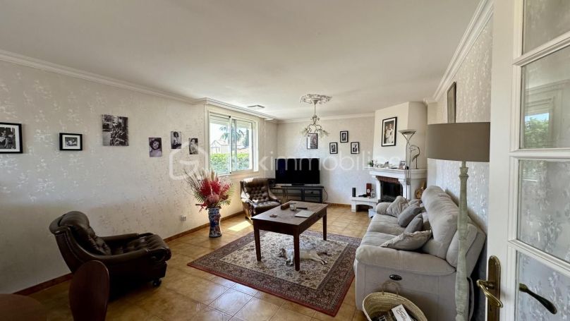 A louer MAISON  9 PIECES 280 M2 BORD DE MER SAINT ANDRE DE ROQUELONGUE