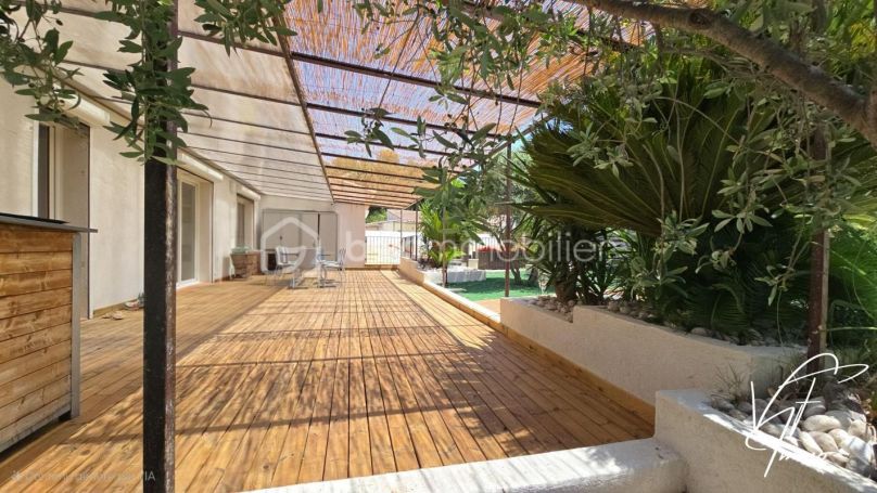 A louer MAISON  8 PIECES 243 M2  LA CADIERE D AZUR