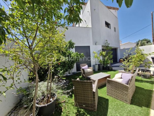 A louer MAISON  6 PIECES 133 M2  LE MUY