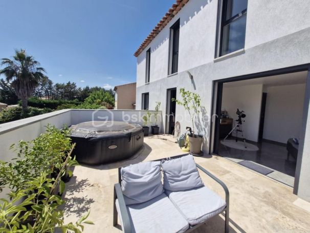 A louer MAISON  6 PIECES 133 M2  LE MUY