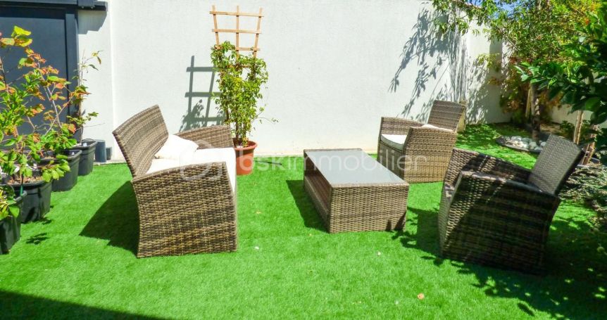 A louer MAISON  6 PIECES 133 M2  LE MUY