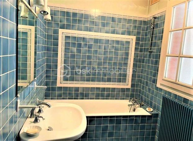 A louer MAISON  7 PIECES 203 M2  RECQUES SUR COURSE