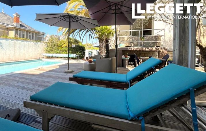A louer MAISON  8 PIECES 250 M2 BORD DE MER ROYAN