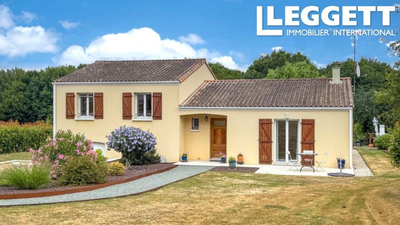 A vendre Belle maison de village construite en 2007, avec un environnement et un jardin paisibles 85410 La Caillere Saint Hilaire