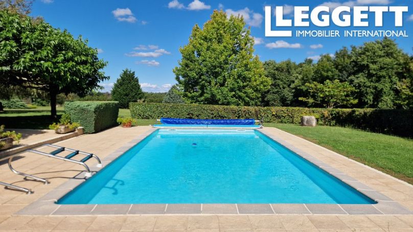 A vendre Magnifique maison 9 PIECES garage et piscine  Saint Christophe De Double