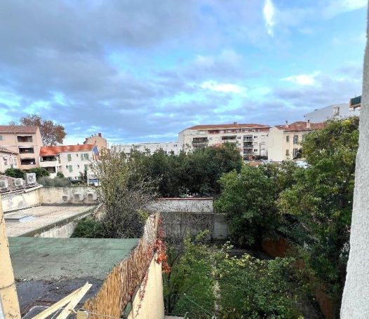 A vendre CHARMANT  APPARTEMENT T3 69 M² BORD DE MER La Seyne-sur-Mer