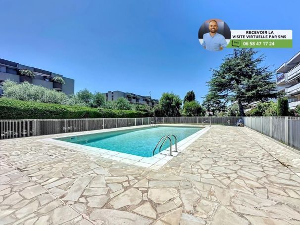 A louer APPARTEMENT T4 82 M2 TERRASSE BORD DE MER ANTIBES
