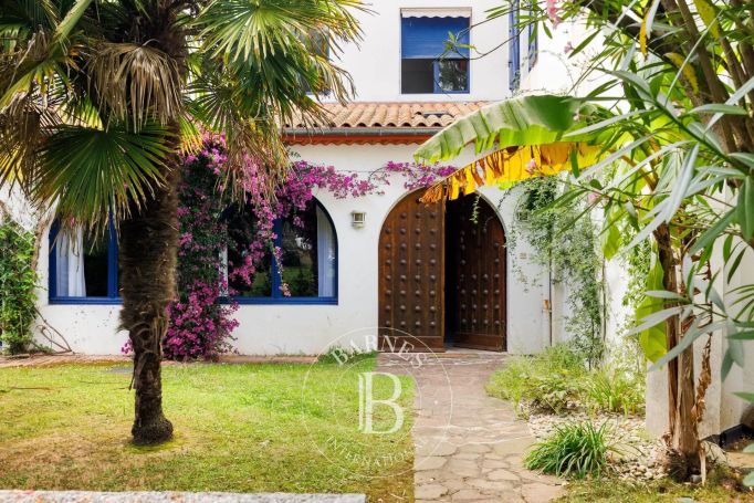 A vendre SUPERBE APPARTEMENT 167 M² JARDIN PRIVATIF ANGLET