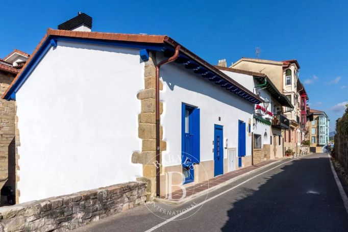 A vendre MAGNIFIQUE MAISON 20 PIECES 280 M² VIEILLE VILLE HONDARRIBIA