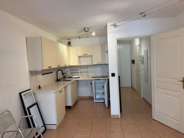 A louer APPARTEMENT T2 45 M2 BORD DE MER NICE