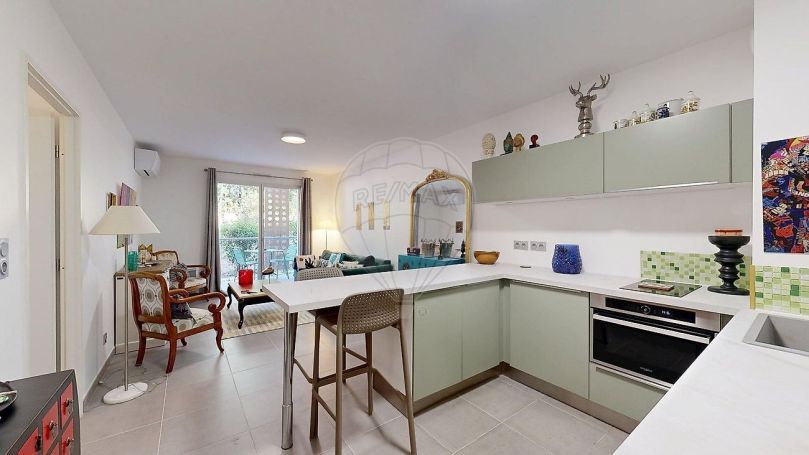 A louer APPARTEMENT T3 54 M2 TERRASSE  MARSEILLE 8EME