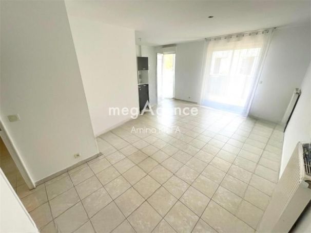 A louer APPARTEMENT T3 60 M2 TERRASSE BORD DE MER LA SEYNE SUR MER