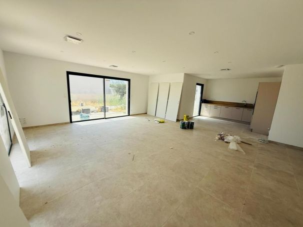 A louer MAISON  4 PIECES 119 M2  GINESTAS
