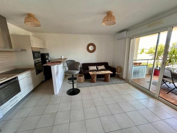 A louer APPARTEMENT T2 44 M2 TERRASSE BORD DE MER FREJUS