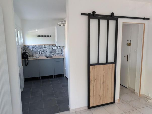 A louer STUDIO  31 M2  TALENCE