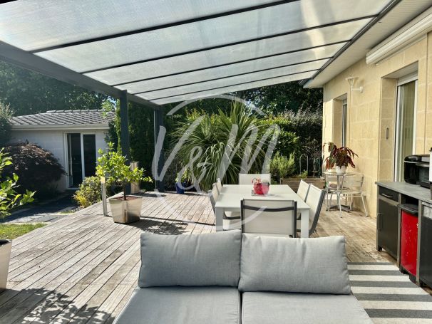 A vendre villa de charme 5 pieces pisicne Andernos-les-Bains