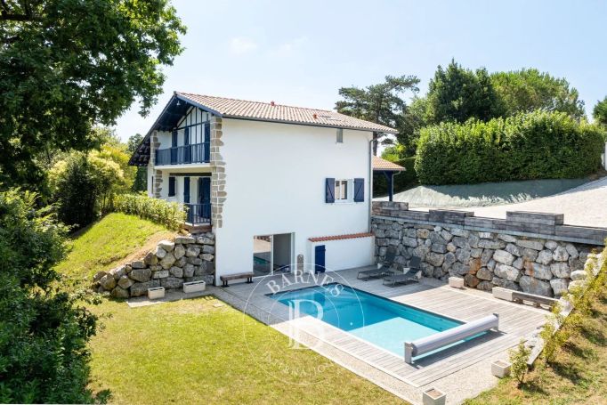A vendre MAISON 7 PIECES 182 M² SAINT JEAN DE LUZ
