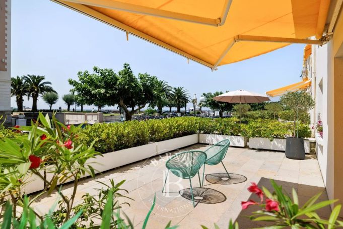 A vendre APPARTEMENT 59 M² FACE A LA BAIE  SAINT JEAN DE LUZ