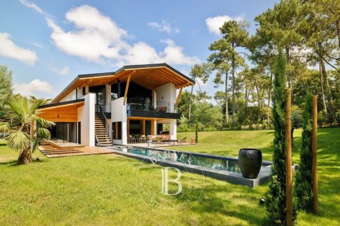 SUPERBE MAISON CONTEMPORAINE 6 PIECES 220 M² ANGLET CHIBERTA