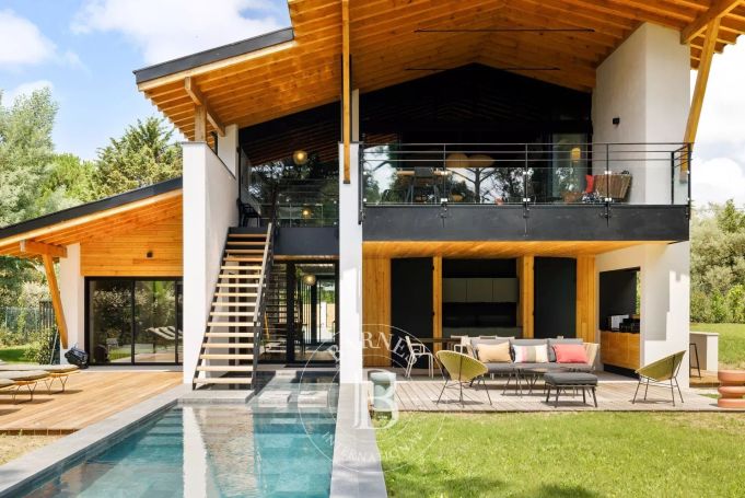 A vendre SUPERBE MAISON CONTEMPORAINE 6 PIECES 220 M² ANGLET CHIBERTA