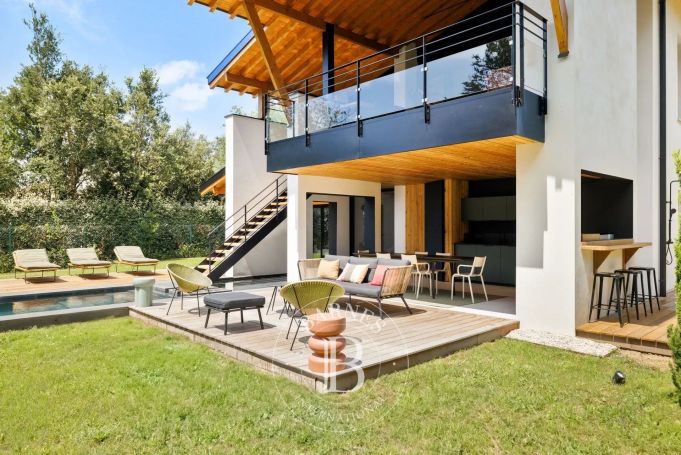 A vendre SUPERBE MAISON CONTEMPORAINE 6 PIECES 220 M² ANGLET CHIBERTA