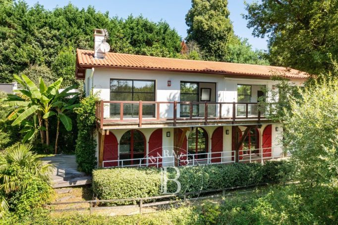 A vendre MAISON  200 M² CIBOURE