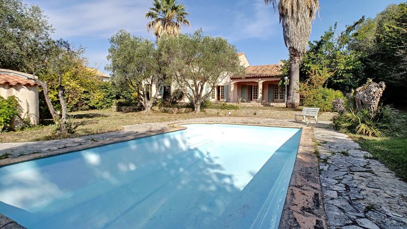 A vendre VILLA 5 pieces PROCHE MER Six-Fours-les-Plages