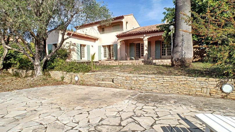 A vendre VILLA 5 pieces PROCHE MER Six-Fours-les-Plages
