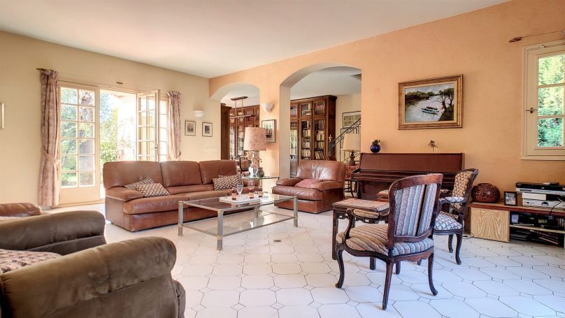A vendre VILLA 5 pieces PROCHE MER Six-Fours-les-Plages