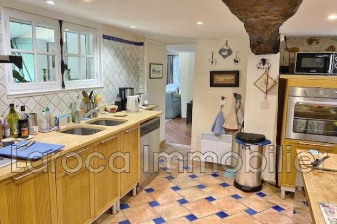 A vendre MAISON  5 PIECES 162 M2  LORGUES Village