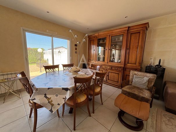 A vendre MAISON  7 PIECES 165 M2 BORD DE MER LONGEVILLE SUR MER
