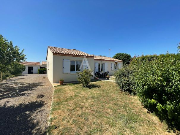 A vendre MAISON  4 PIECES 78 M2 BORD DE MER LONGEVILLE SUR MER