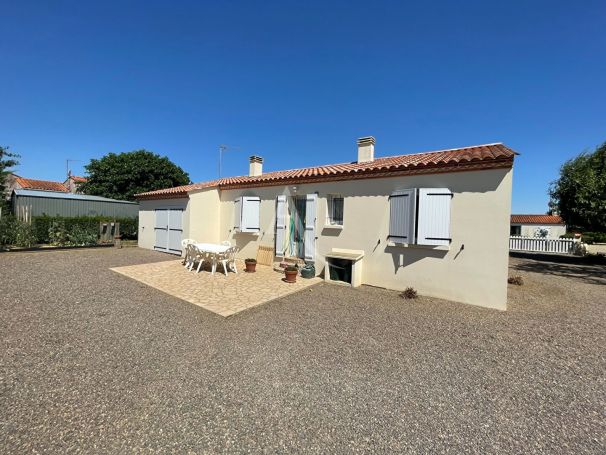A vendre MAISON  4 PIECES 78 M2 BORD DE MER LONGEVILLE SUR MER
