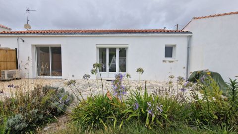 A vendre MAISON  4 PIECES 84 M2 BORD DE MER TALMONT SAINT HILAIRE