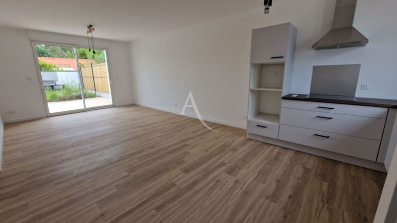 A vendre MAISON  4 PIECES 84 M2 BORD DE MER TALMONT SAINT HILAIRE