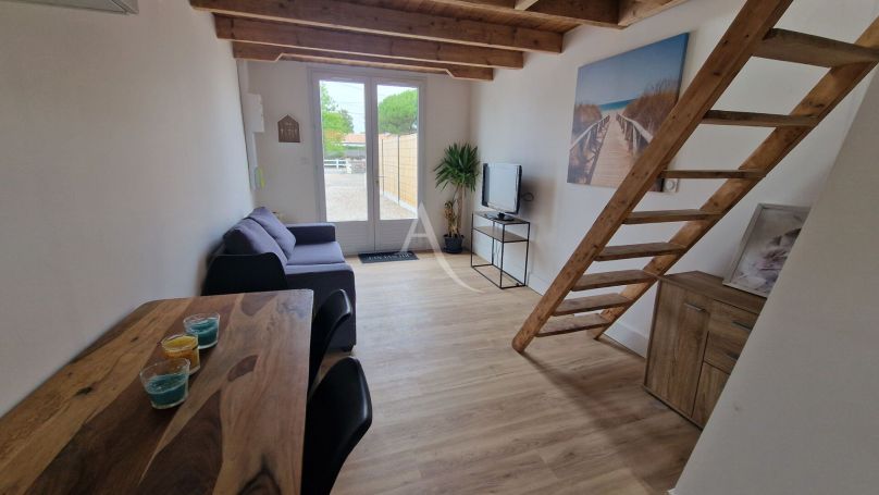 A vendre MAISON  1 PIECES 33 M2 BORD DE MER TALMONT SAINT HILAIRE