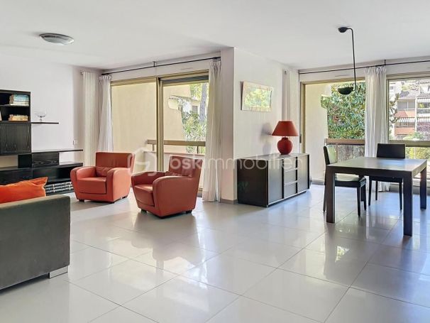 A louer APPARTEMENT T3 88 M2 TERRASSE  NIMES