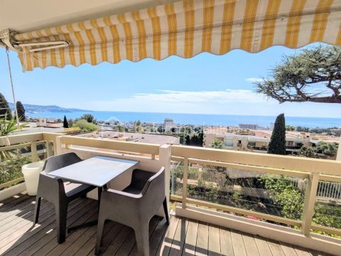 A louer APPARTEMENT DE PRESTIGE T2 56 M2 TERRASSE VUE MER NICE