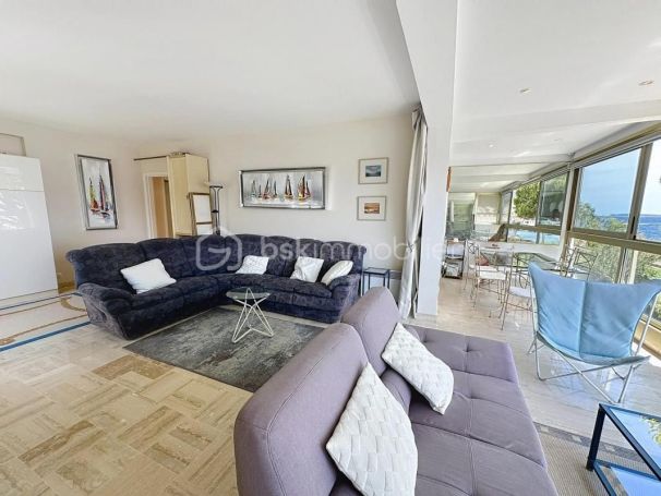 A louer APPARTEMENT DE PRESTIGE T3 93 M2 PIEDS DANS L'EAU MANDELIEU LA NAPOULE