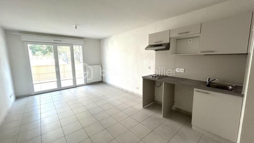 A louer APPARTEMENT T2 38 M2 TERRASSE BORD DE MER TOULON